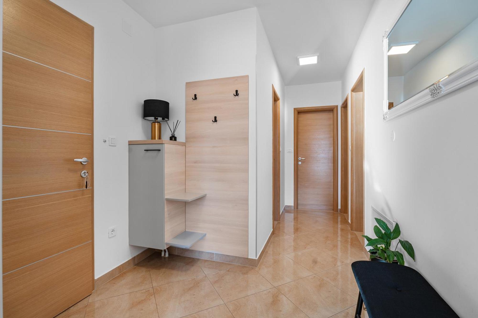 Apartments Bakota Омиш Экстерьер фото
