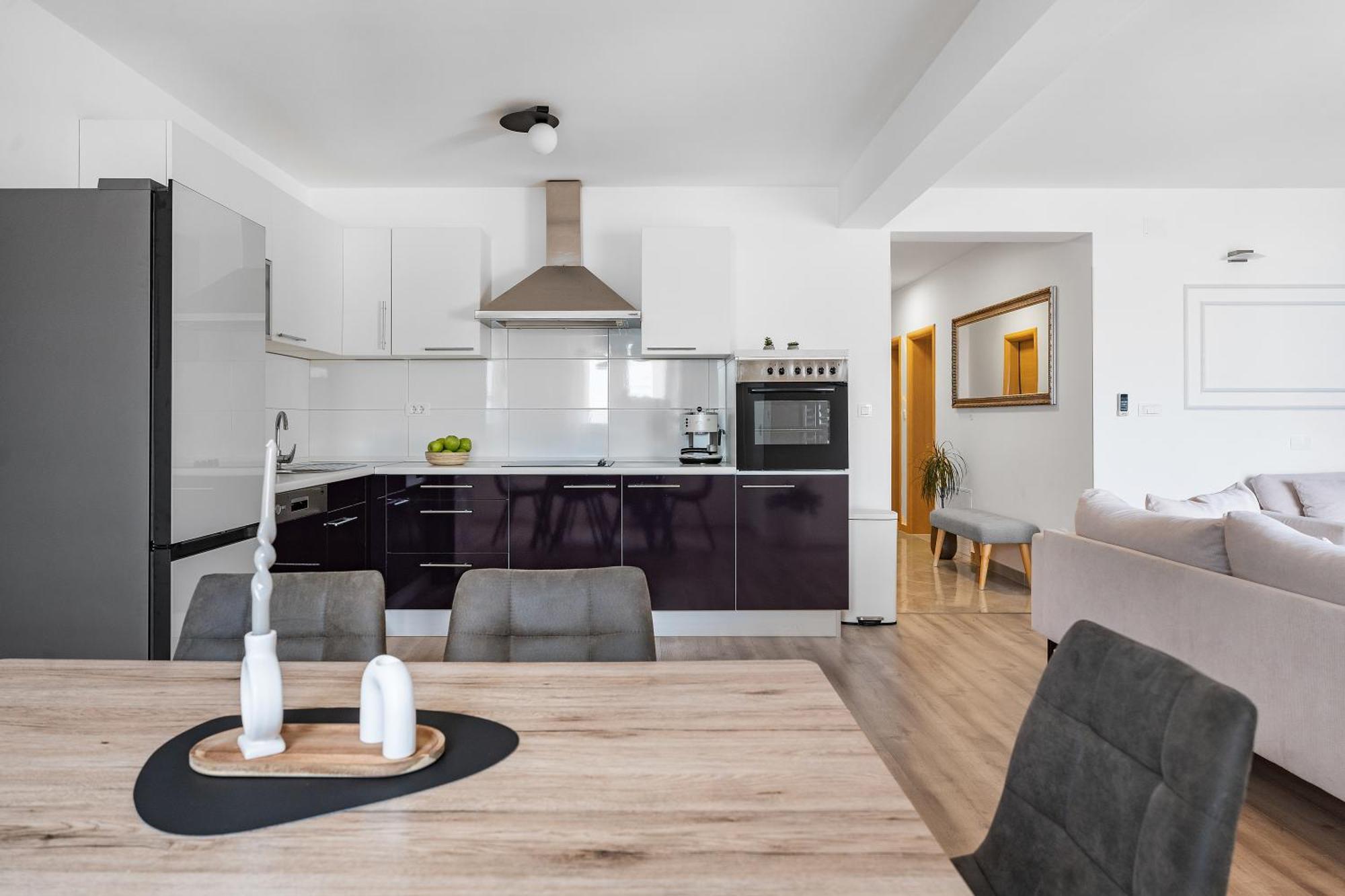 Apartments Bakota Омиш Экстерьер фото