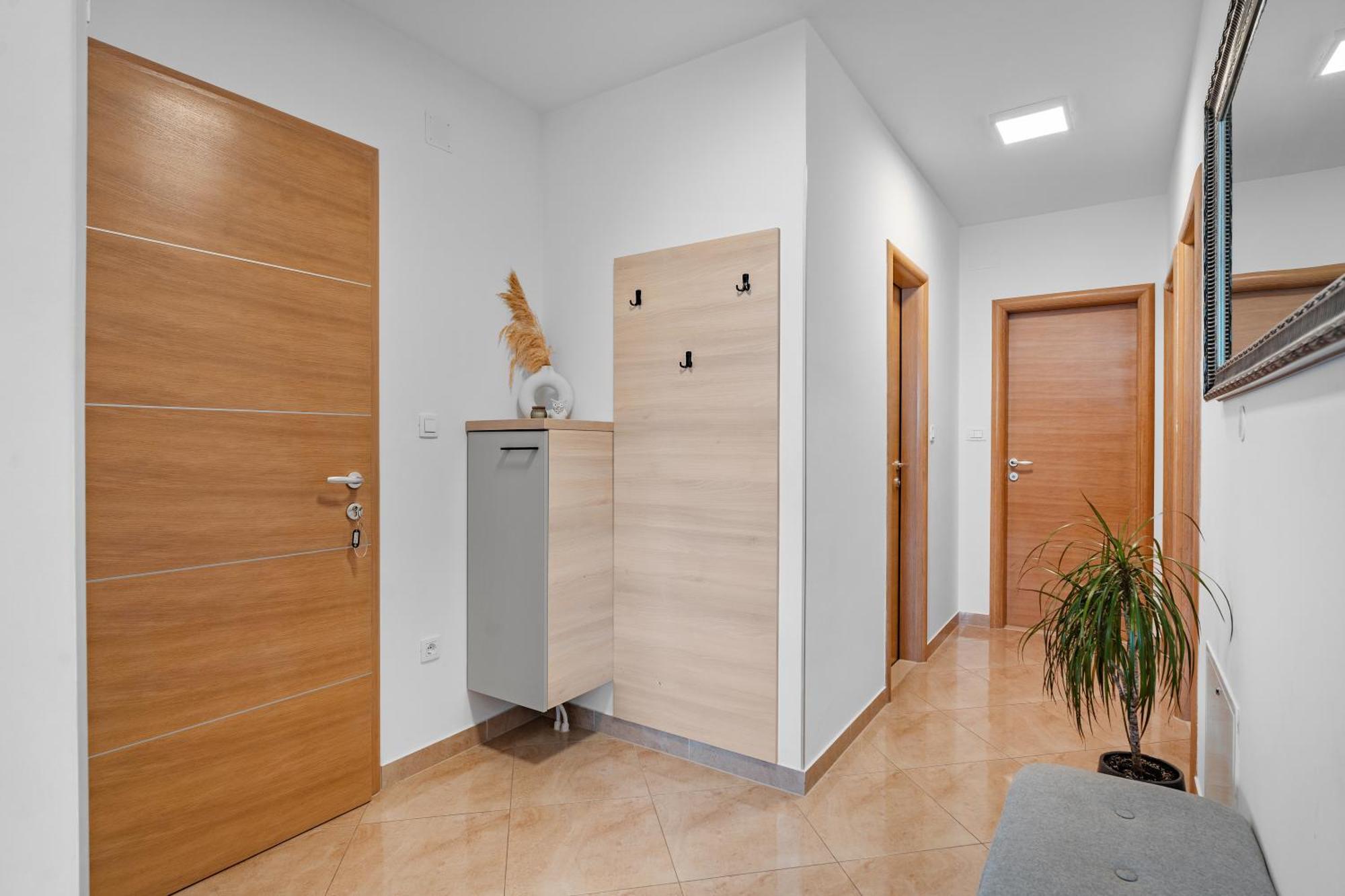 Apartments Bakota Омиш Экстерьер фото