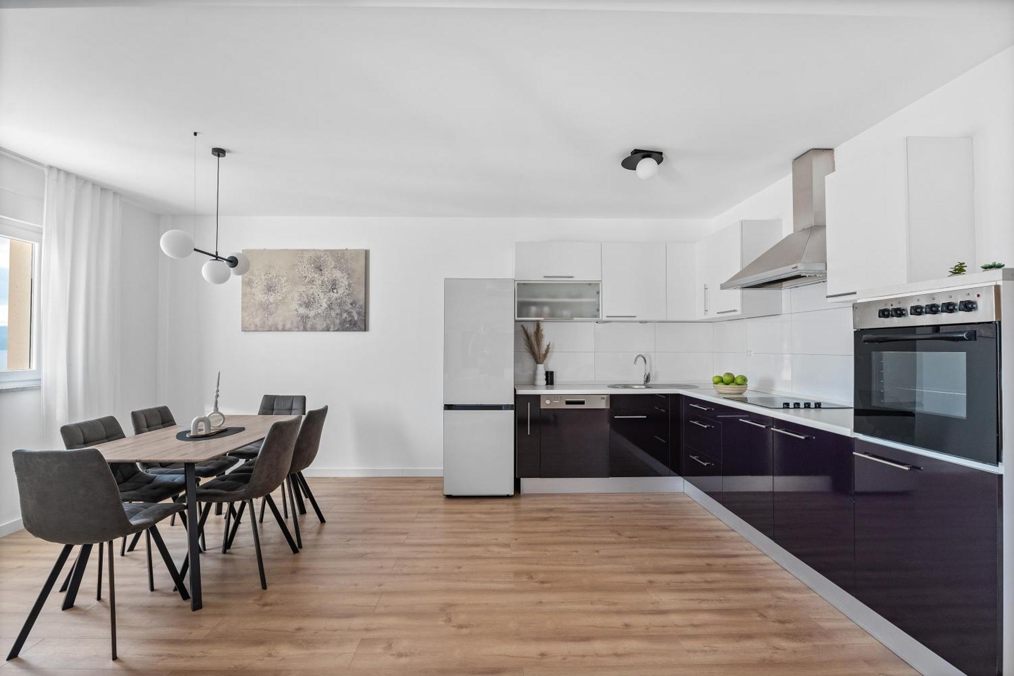 Apartments Bakota Омиш Экстерьер фото